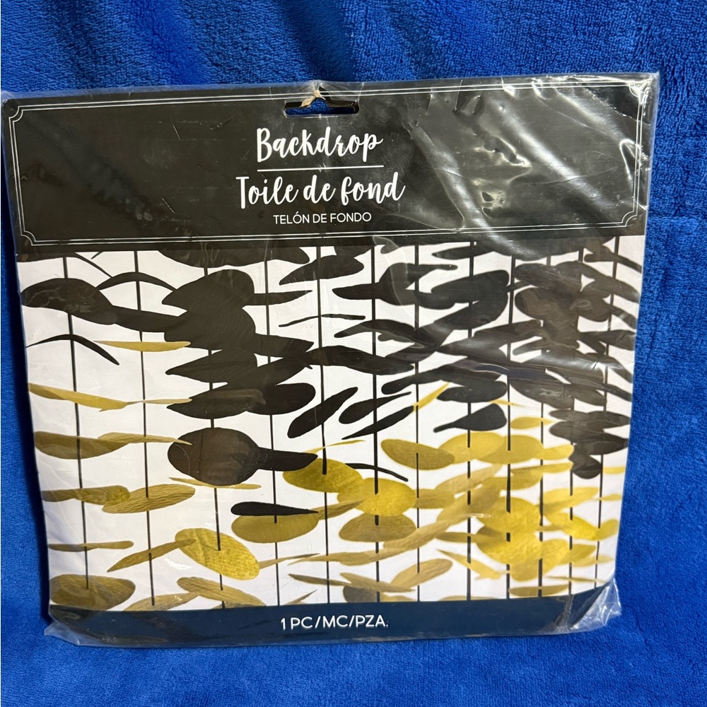 Amscan Black and Gold Backdrop with Abstract Design 6 Ft Tall x 8 Ft Wide - NIP